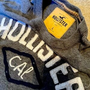 Gray Men’s Large Hollister T-shirt